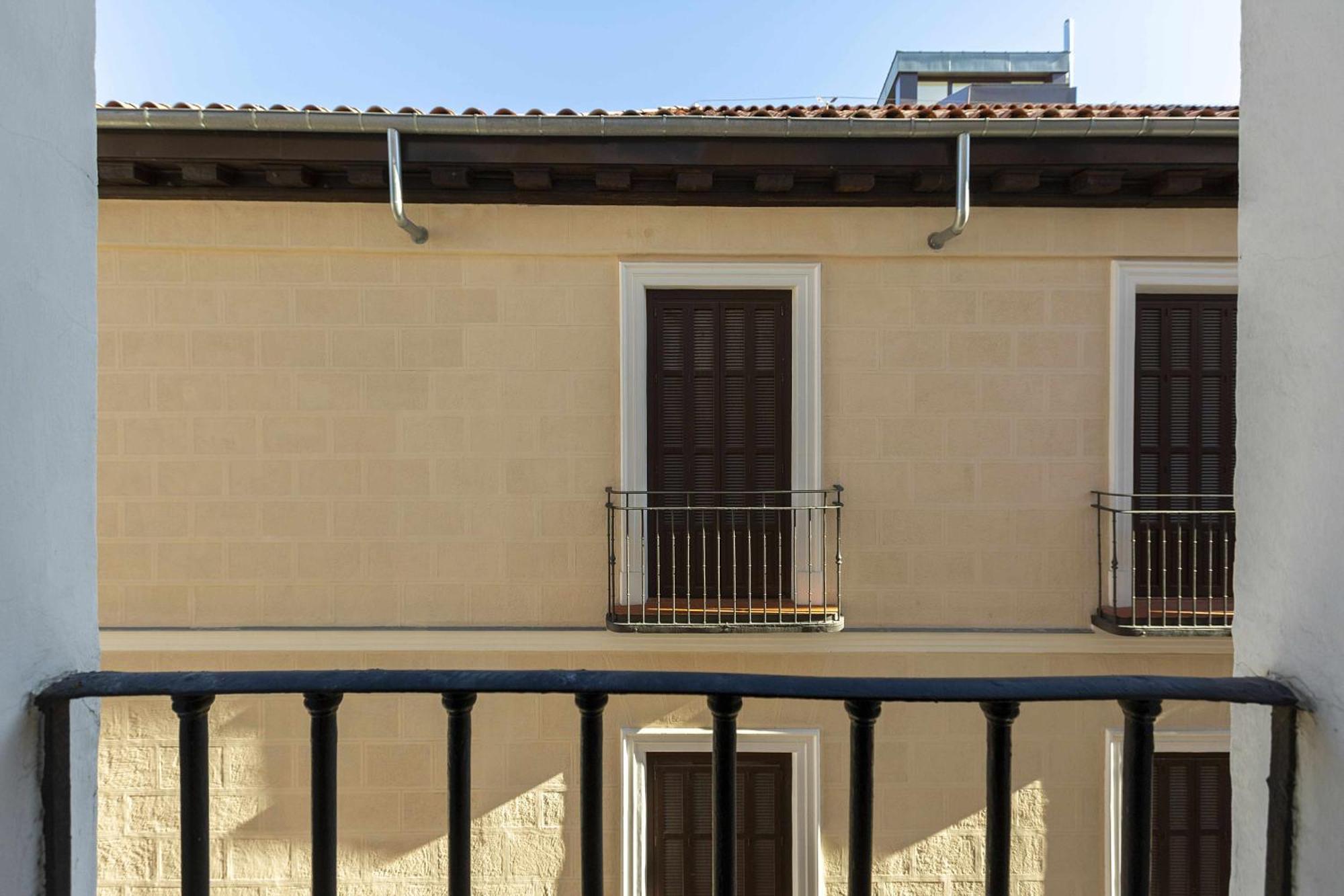 Sol Y Tirso Rooms Мадрид Экстерьер фото